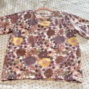 Jane & Delancey size medium floral tshirt